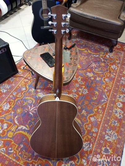 Акустическая гитара современный концерт Parkwood