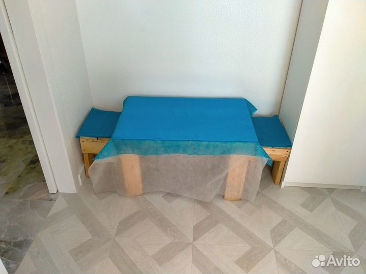 Мебель от строителей стол и две табуретки