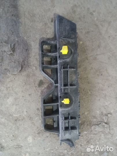 Кронштейн заднего бампера левый KIA RIO 4