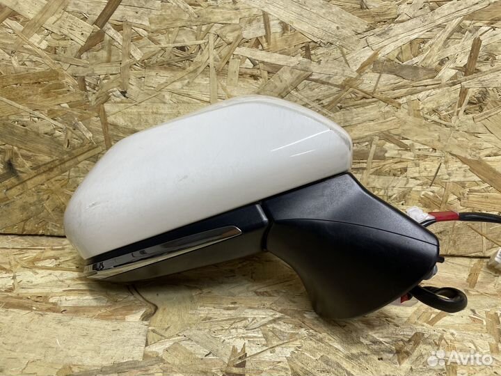 Зеркало правое 8 контактов Toyota Camry 75