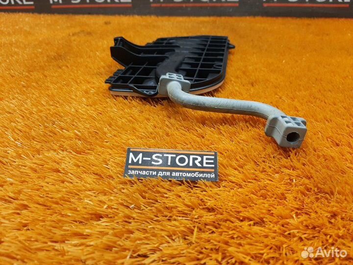 Крышка печки Bmw 5-Series F10 N20B20B 2013