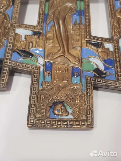 Распятие с предстоящими 6 эмалей