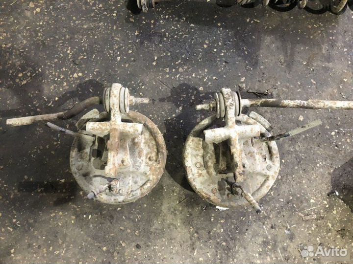 Прворотный кулак в сборе Chrysler Neon