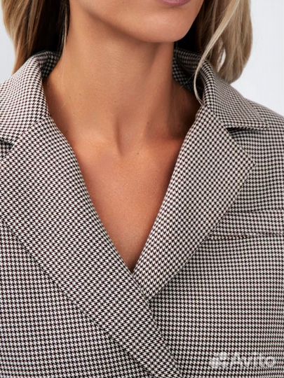 Укороченный пиджак женский