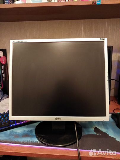 Монитор LG 19 дюймов