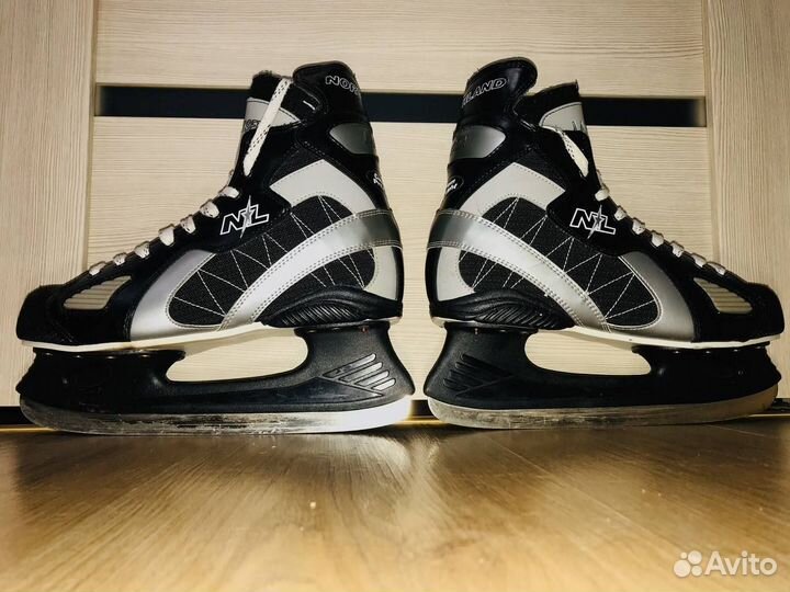 Коньки хоккейные Larsen 44 размер