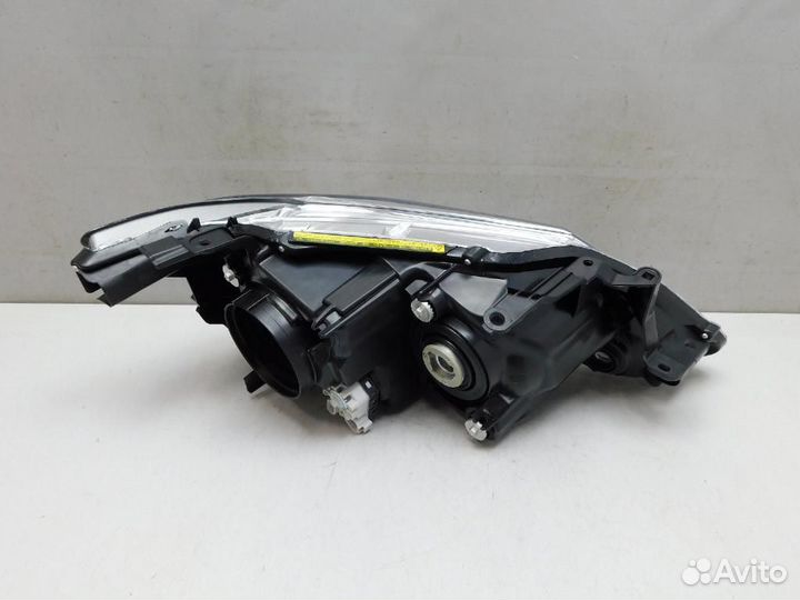 Фара левая Toyota Camry