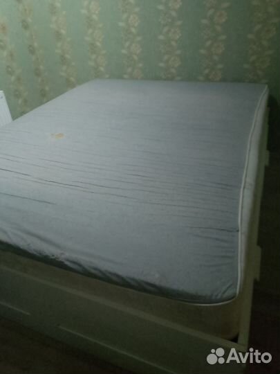 Кровать двухспальная с матрасом