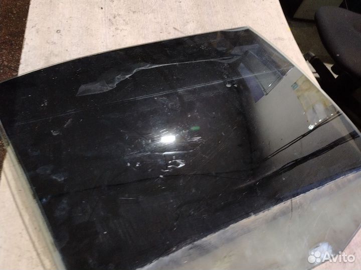 Заднее правое стекло двери Octavia A5 лифтбек