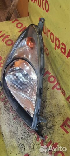 Фара передняя правая Toyota Funcargo NCP20