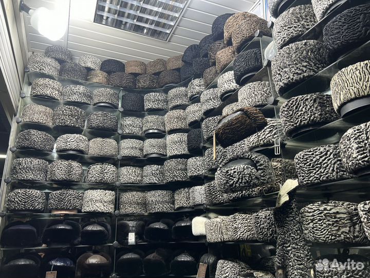 Каракулевая шапка