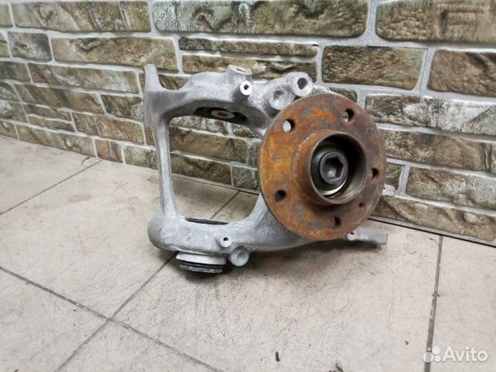 Кулак поворотный задний левый Audi A4 8K 2010