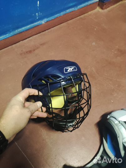 Шлем хоккейный