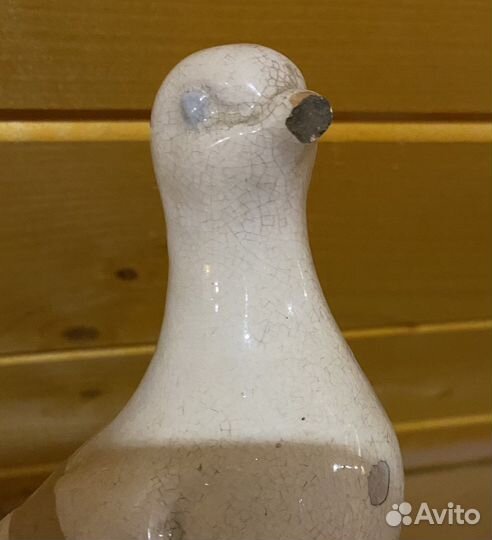 Гжель. Фарфоровая статуэтка. Голубь на ветке