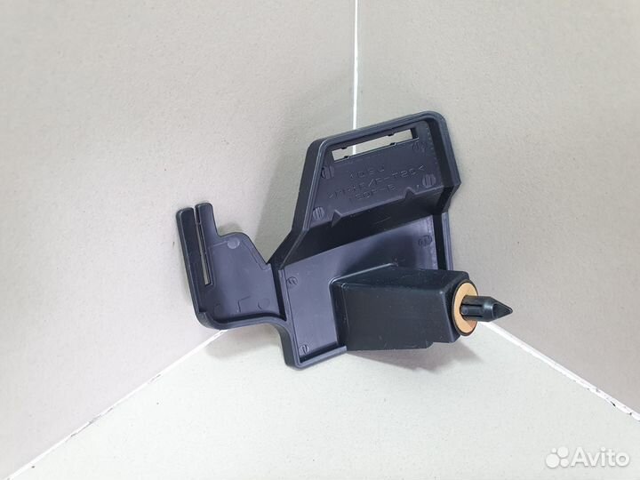 Кронштейн расширителя заднего крыла Toyota Prado