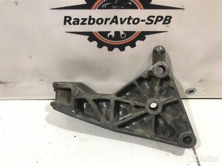Кронштейн опоры двигателя Opel Zafira B 2005-2012