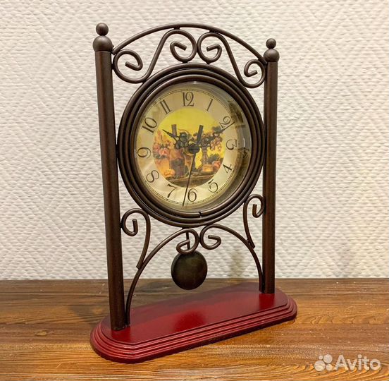 Часы настольные Новые