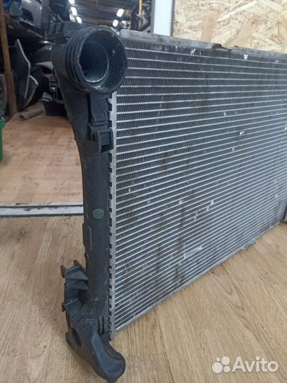 Радиатор охлаждения Mercedes-Benz C-Class W204