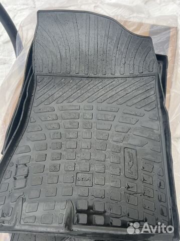 Автомобильные коврики резиновые