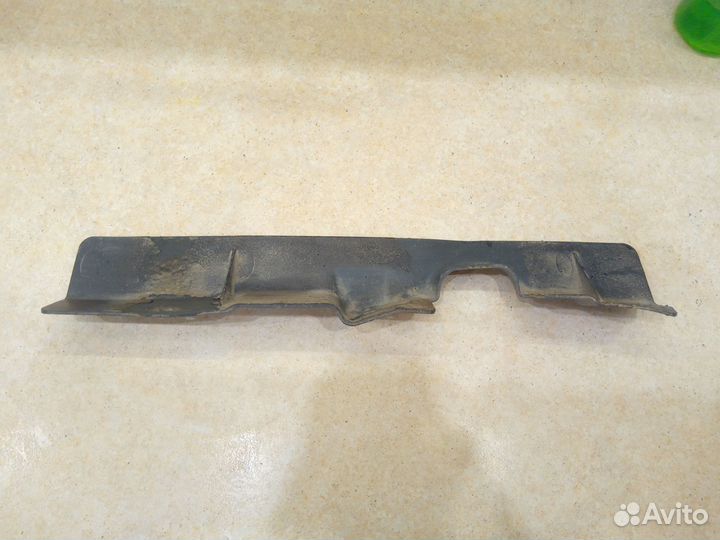 Правый отбойник бензобака 74814JD 00A