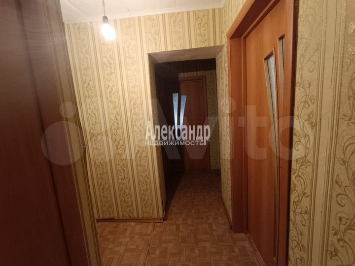 3-к. квартира, 63 м², 1/4 эт.