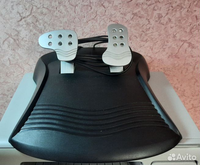 Руль и педали 