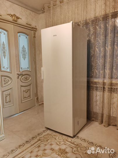 Морозильник вертикальный