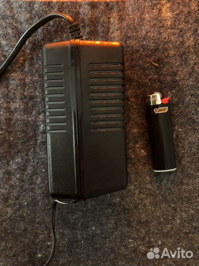 Универсальный AC DC адаптор Vanson BB-399