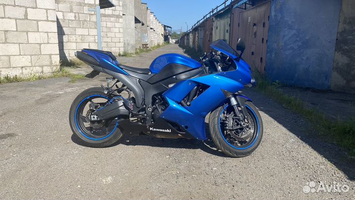 Kawasaki zx6r ninja