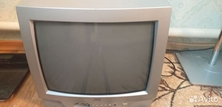 Телевизор бу JVC