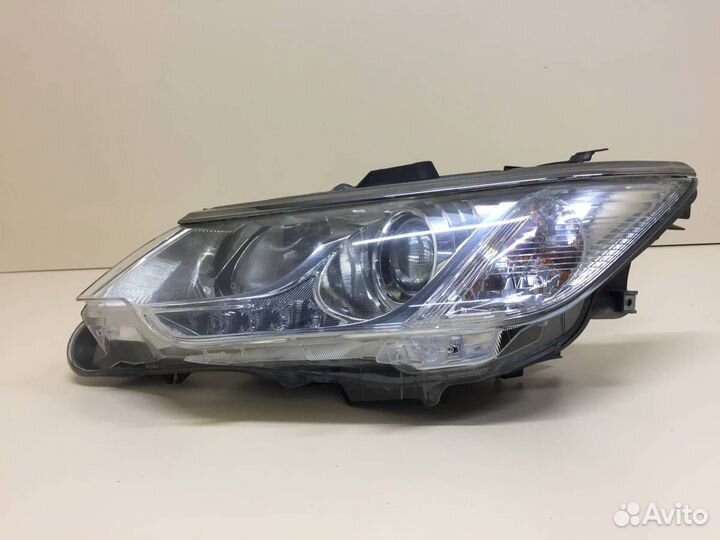 Фара левая Toyota Camry