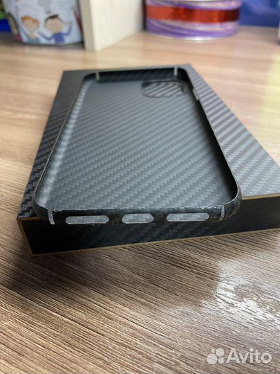 Чехол на iPhone 11 pitaka