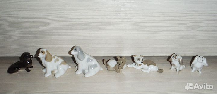 Фарфоровые фигурки собаки