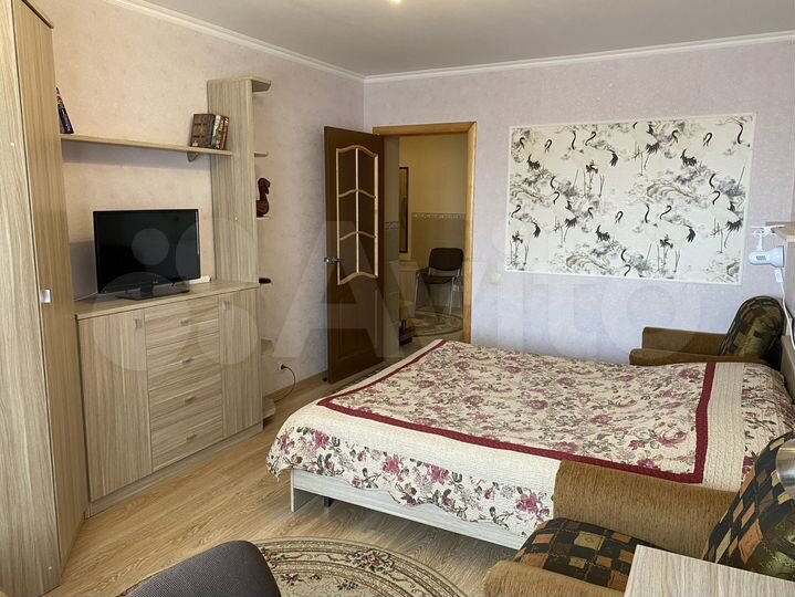 2-к. квартира, 70 м², 1/10 эт.