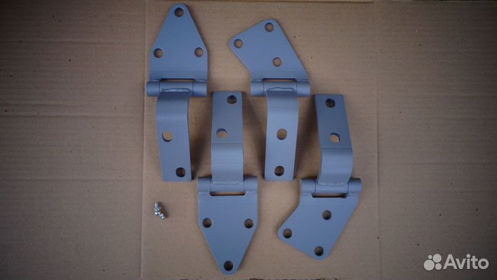 Петли на двери багажника Toyota Land Cruiser