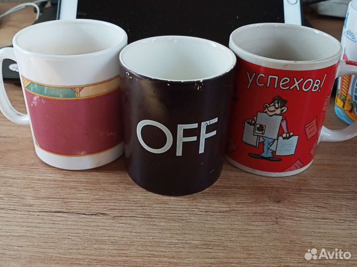 Заварочный чайник и кружки