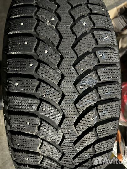 Bridgestone Blizzak Spike-01 285/65 R17 116T