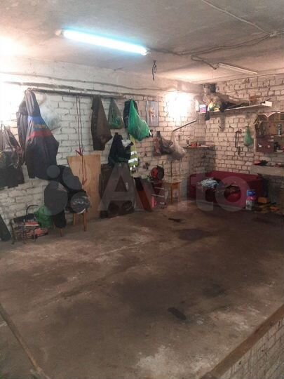 Гараж, > 30 м²