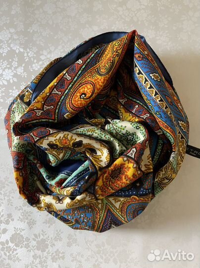 Платок шелковый etro