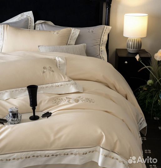 Постельное бельё бабочки вышивка с одеялом comfort