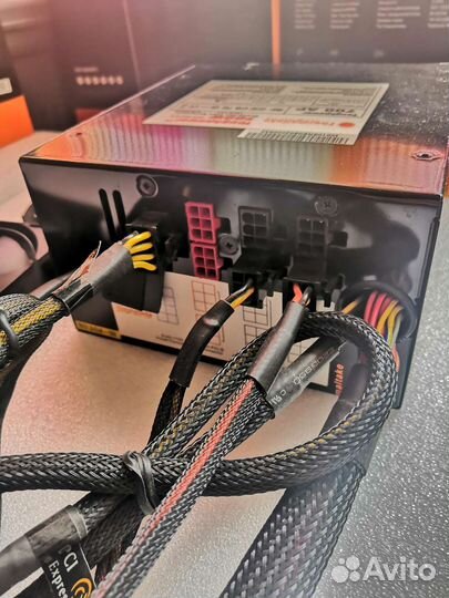 Блок питания Thermaltake 700W