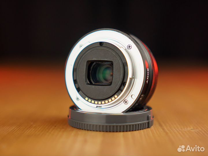 Sony 20mm f/2.8 (Sony E APS-C)