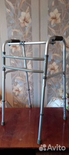 Ходунки для взрослых шагающие