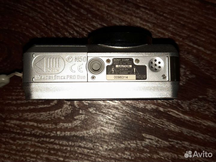 Фотоаппарат Sony в рабочем состоянии