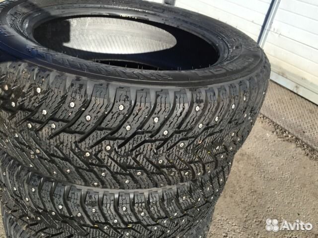 Nokian Tyres Hakkapeliitta 8 215/60 R17