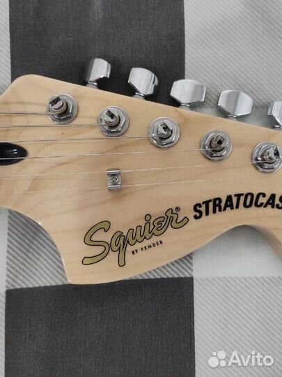 Fender Squier Affinity Stratocaster HSS Sunburst