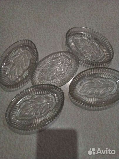 Подставки фарфоровые под чайн. Пак, икорницы