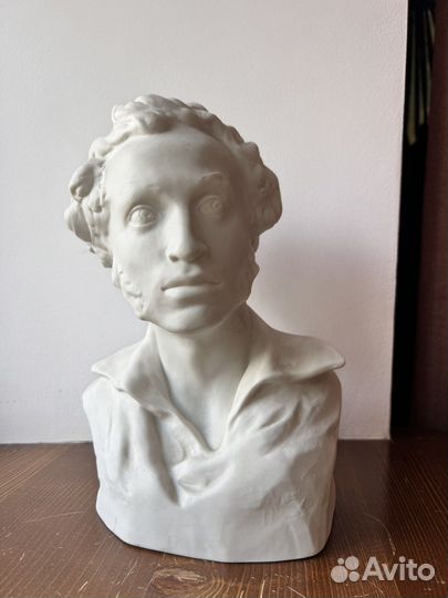 Бюст Пушкина