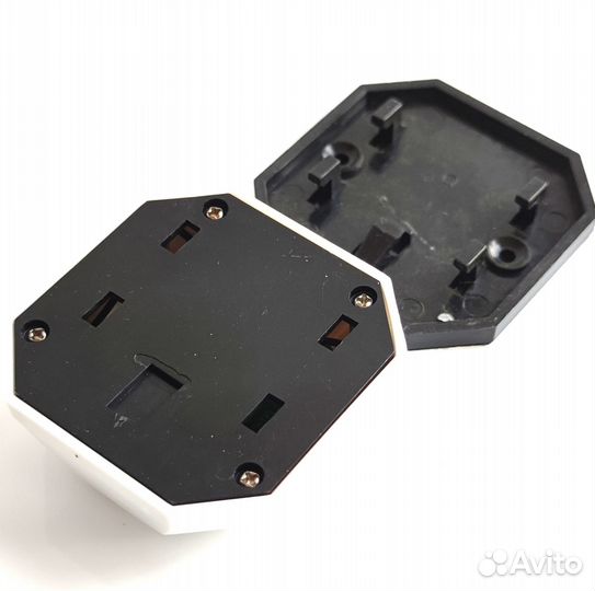 Кнопка вызова персонала. Кнопка помощи. Белая