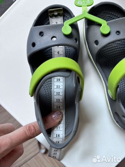 Сандали Crocs 28